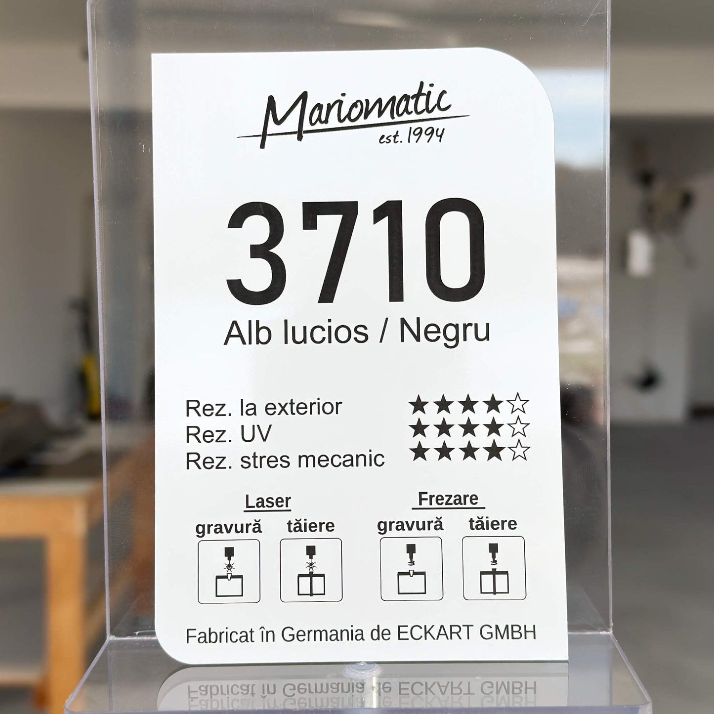 Material Gravura Laser Alb Negru exterior interior