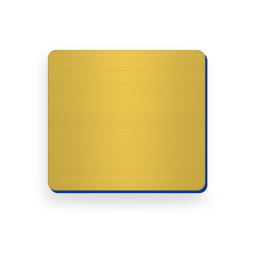 Ecuson negravat 5 × 5,6 cm, auriu cu strat albastru, pregătit pentru gravură laser.
